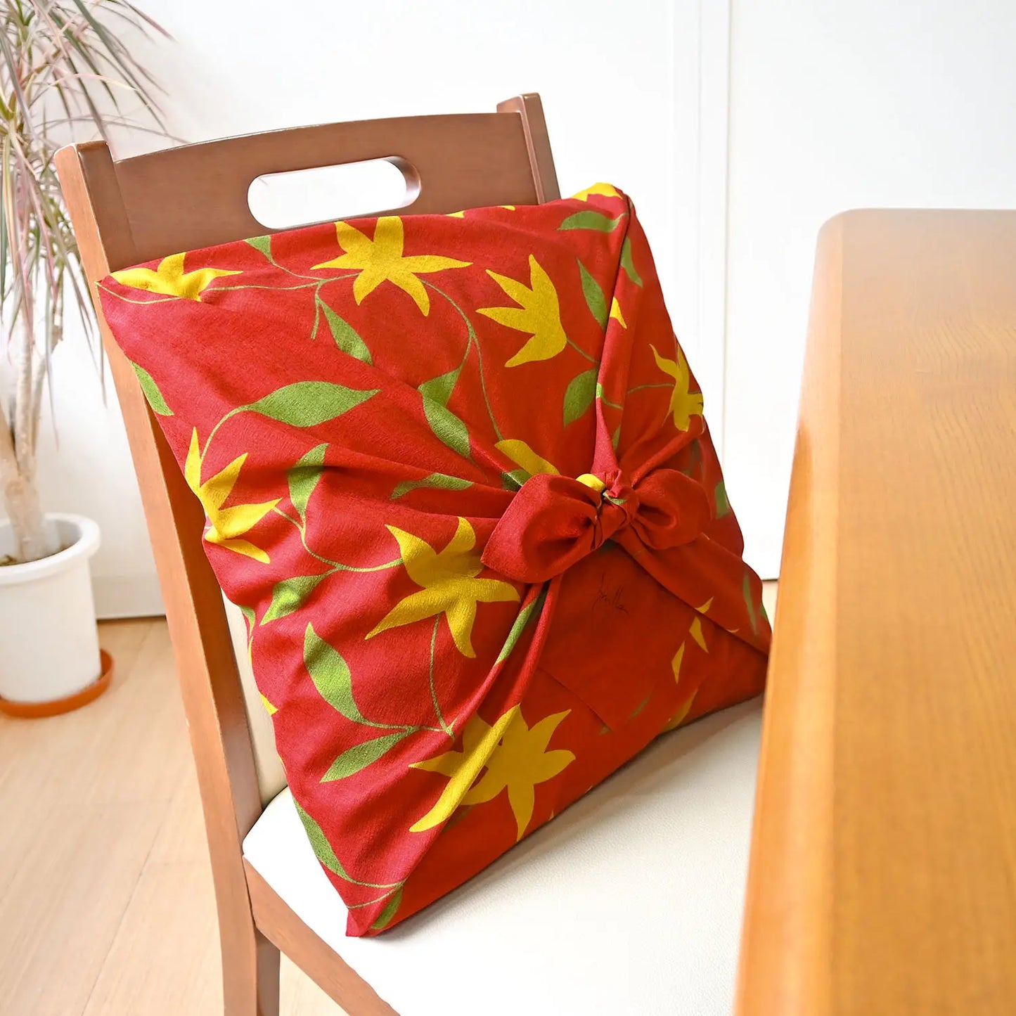 97cm Furoshiki | Estrella De Mar (red)